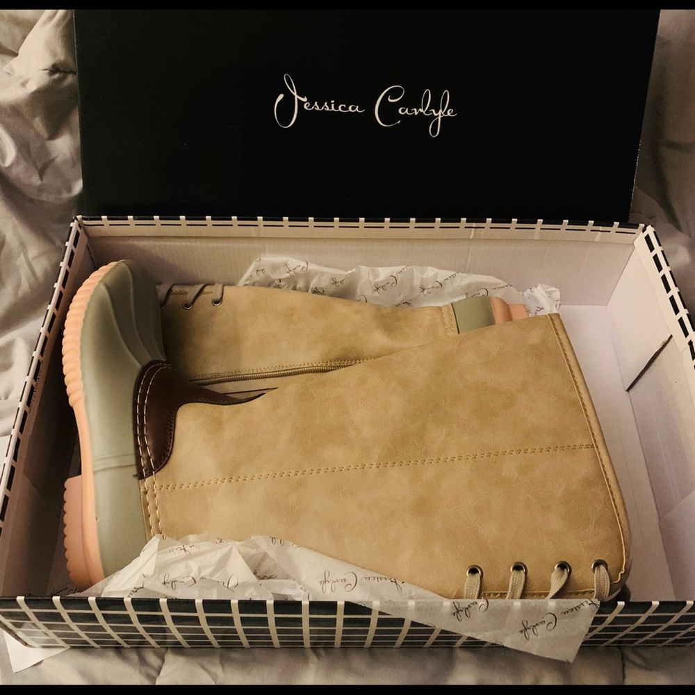 New Jessica Carlyle waterproof boots
